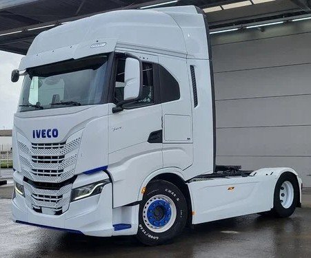 Iveco Truck head 4×2 sale by Zoom Euromotors