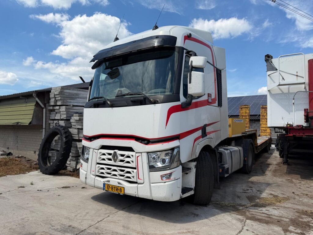 Renault Commercial Truck head 4×2 sale by Zoom Euromotors